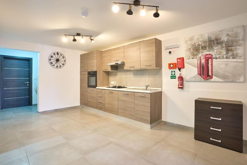 Urban Front - Walking Distance From Paceville And St George Bay Beach Is-Swieqi Exterior foto